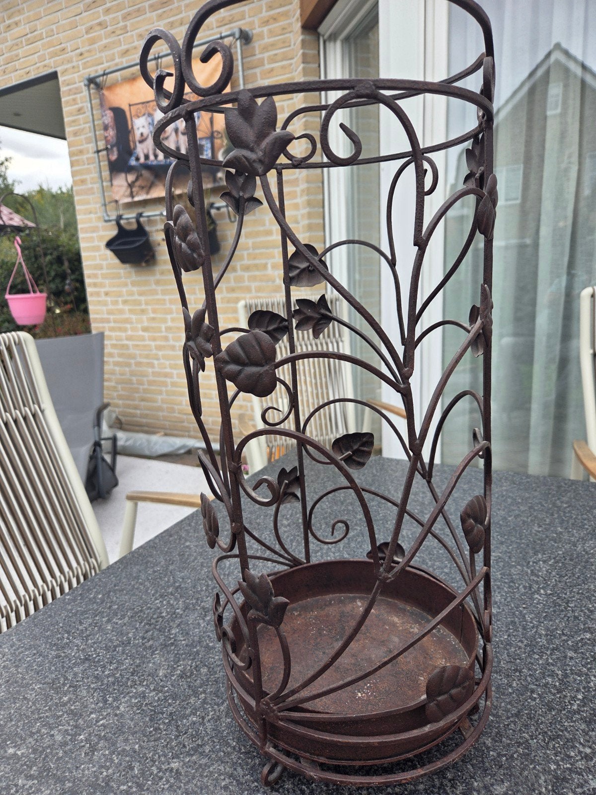 Brocante smeedijzeren paraplubak met bladmotief, Ophalen of Verzenden, Gebruikt, Metaal
