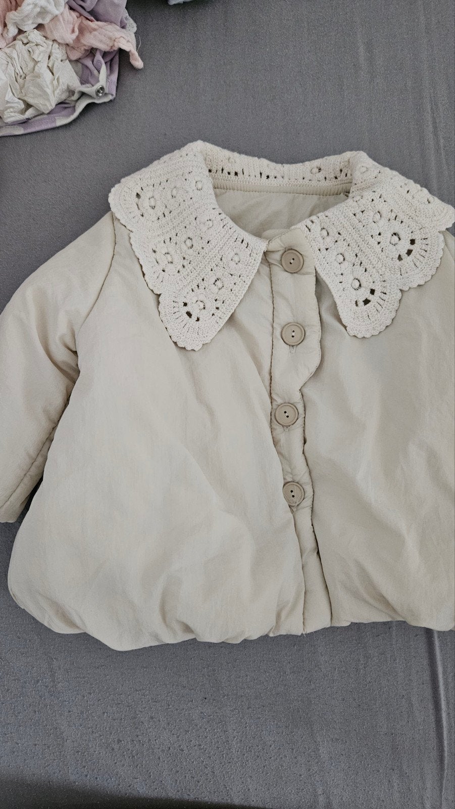 Schattig babyjasje met gehaakte kraag - Maat 9-12M, Kinderen en Baby's, Ophalen of Verzenden, Gebruikt, Onbekend, Meisje