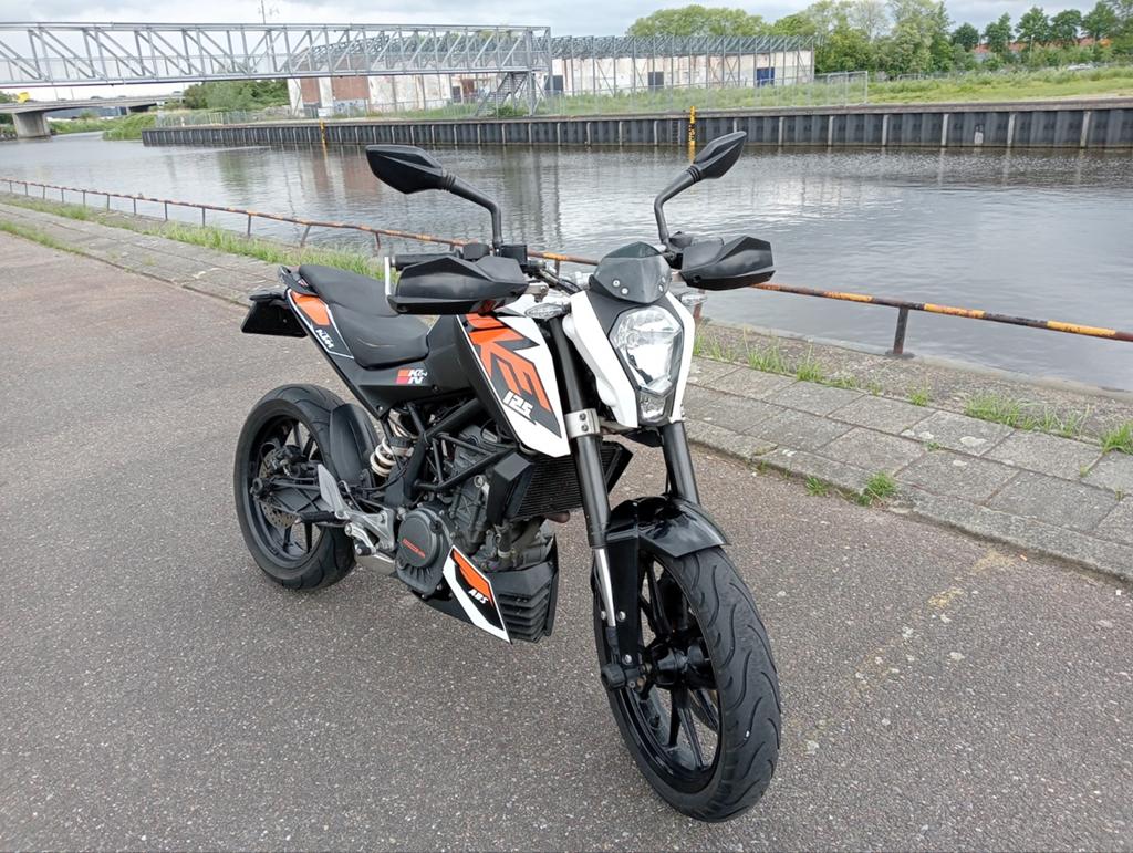 Ktm Duke 125 met grote beurt, Motoren, Motoren | KTM, Gebruikt, Particulier, 125 cc, 11 kW of minder