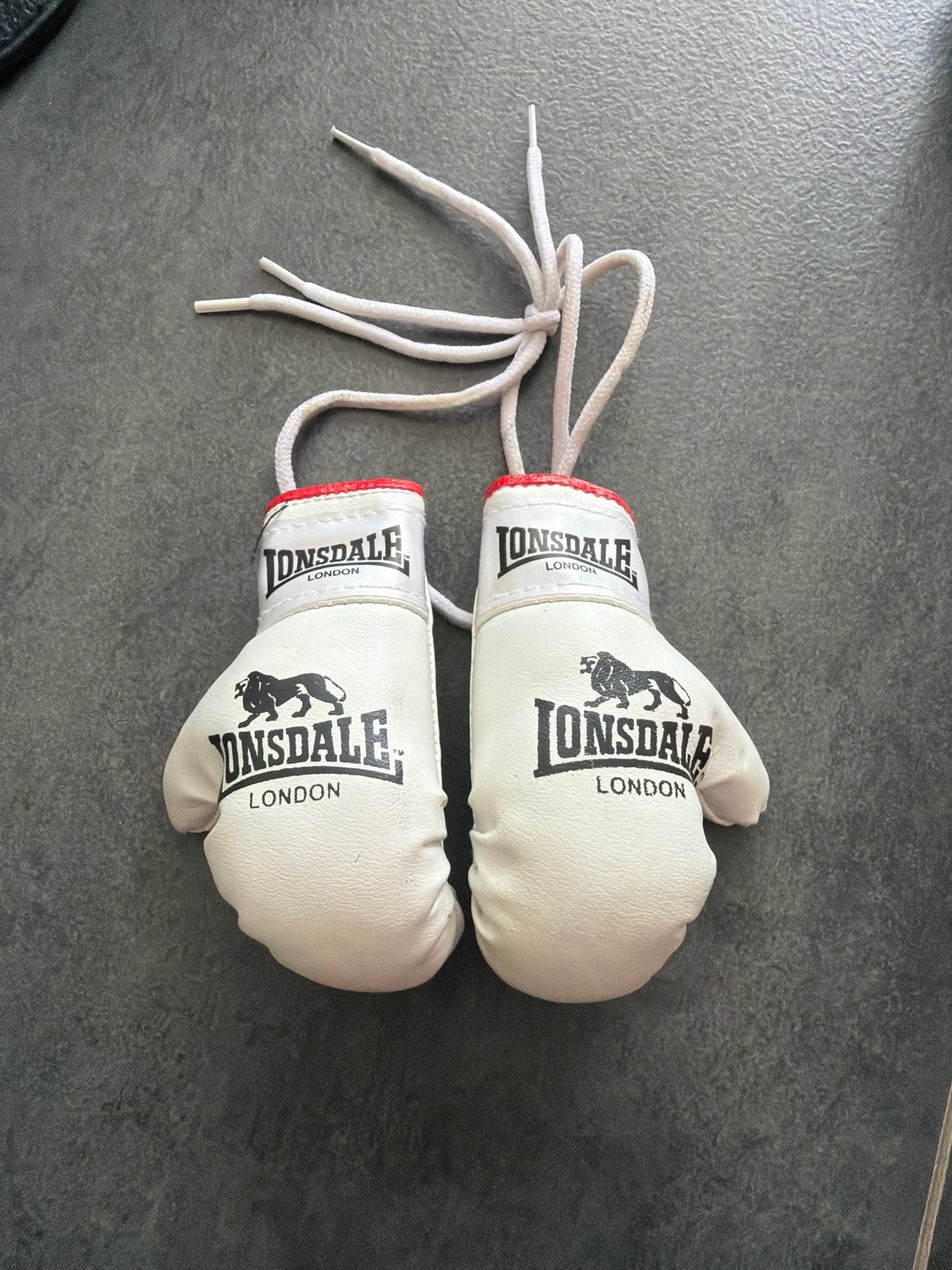 Lonsdale Mini Bokshandschoenen - Decoratief, Ophalen of Verzenden, Zo goed als nieuw, Boks-accessoire