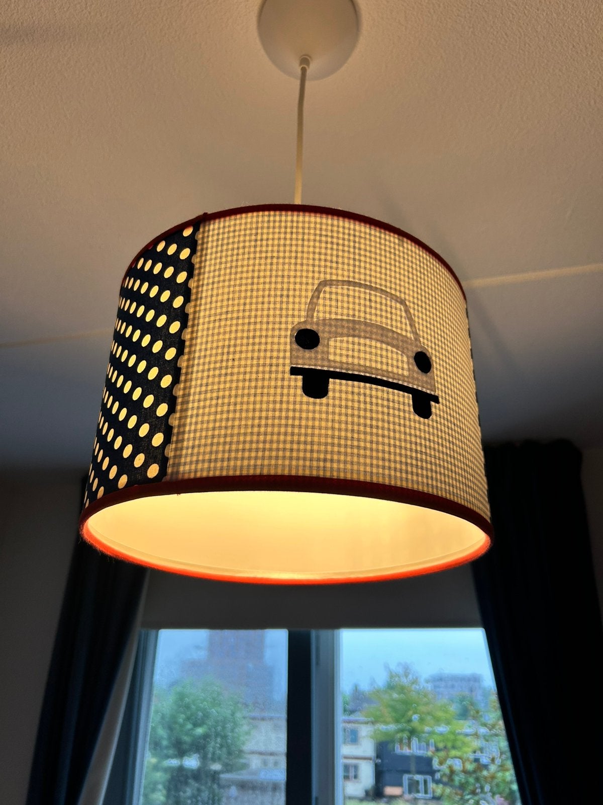 Lamp jongenskamer auto blauw rood + sprei + kussen, Kinderen en Baby's, Ophalen, Wasbaar, Zo goed als nieuw, Lamp