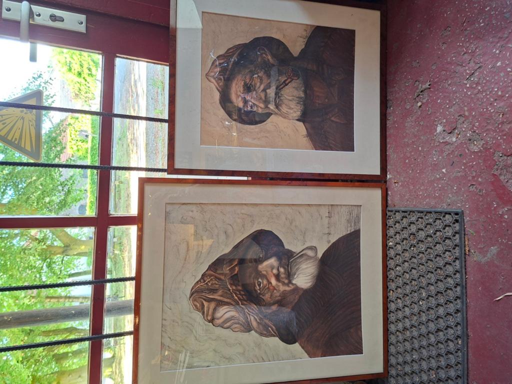 2 schilderijen van Snoeierbosch, Ophalen