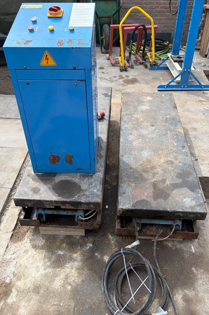 Autec hefbrug 3000kg hefvermogen, Ophalen, Gebruikt
