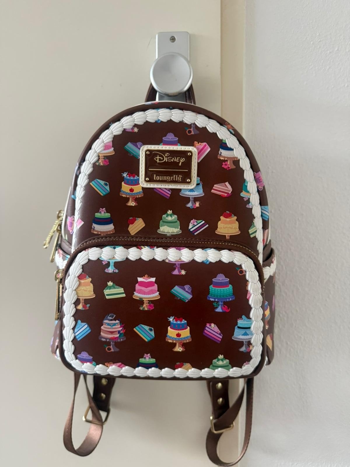 Disney Loungefly Rugzak met Taartjes - Zo goed als nieuw, Sieraden, Tassen en Uiterlijk, Minder dan 30 cm, Disney of Dora, Nieuw