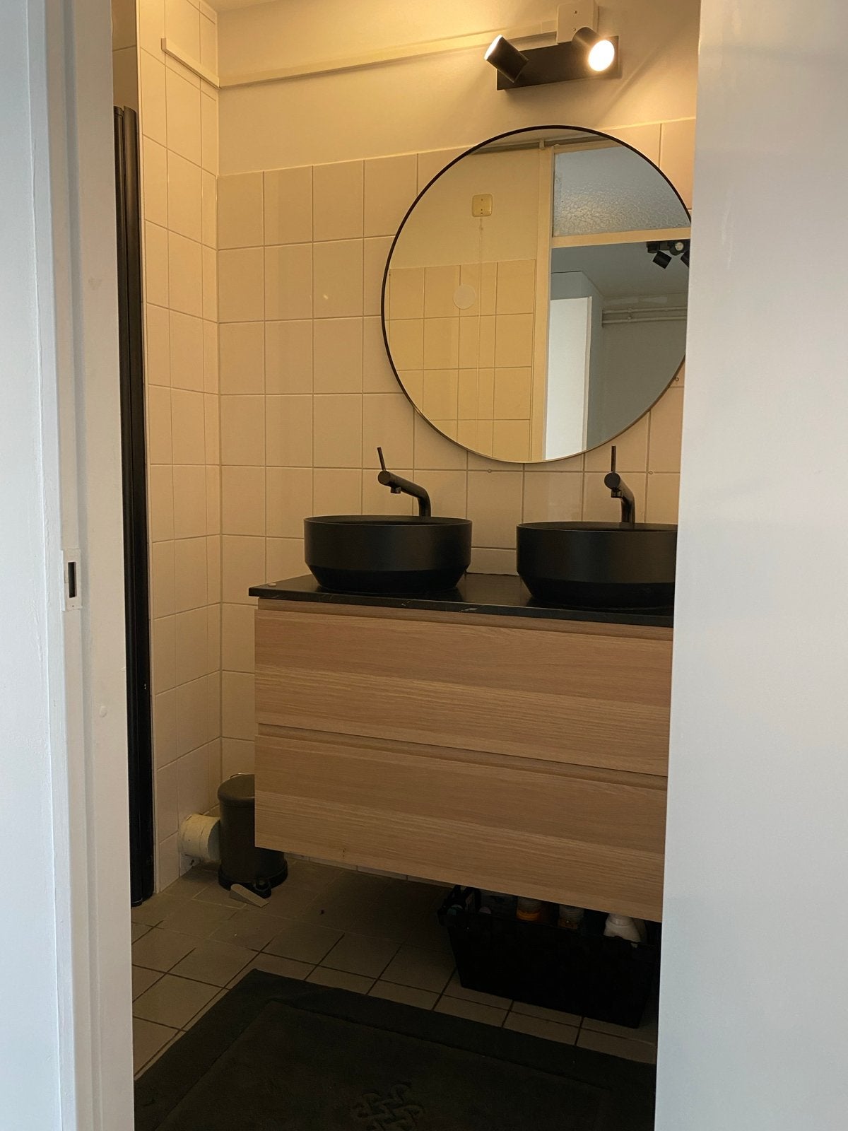 Moderne badkamermeubel met dubbele wastafel en lades, Huis en Inrichting, Badkamer | Badkamermeubels, Ophalen, Gebruikt, 100 tot 150 cm