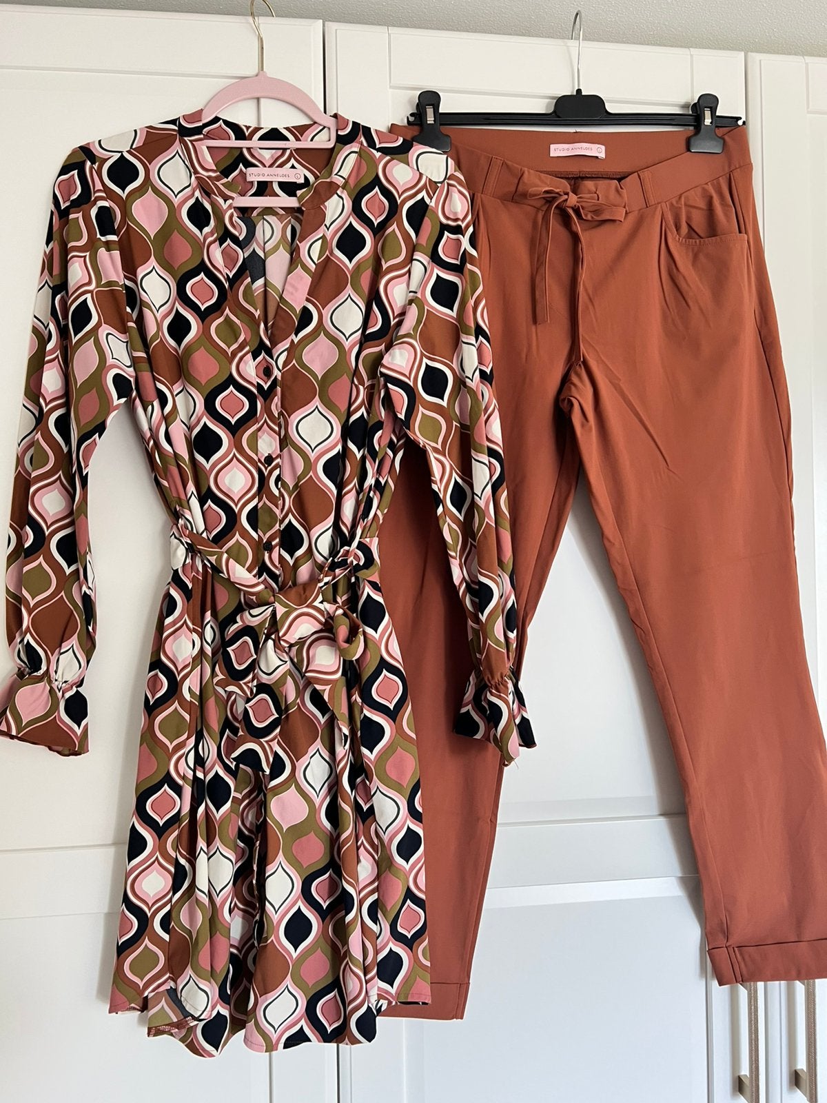 Studio anneloes set L retro tuniek & mila broek cognac, Overige kleuren, Maat 42/44 (L), Ophalen of Verzenden, Zo goed als nieuw