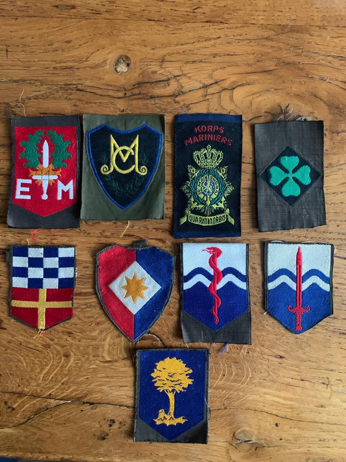 9 mouwemblemen,  samen voor 25 euro, Verzamelen, Ophalen of Verzenden, Landmacht, Nederland, Embleem of Badge