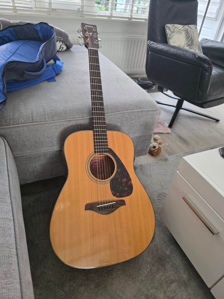 Yamaha akoestische gitaar met Ritter Gigbag, Muziek en Instrumenten, Snaarinstrumenten | Gitaren | Akoestisch, Ophalen of Verzenden