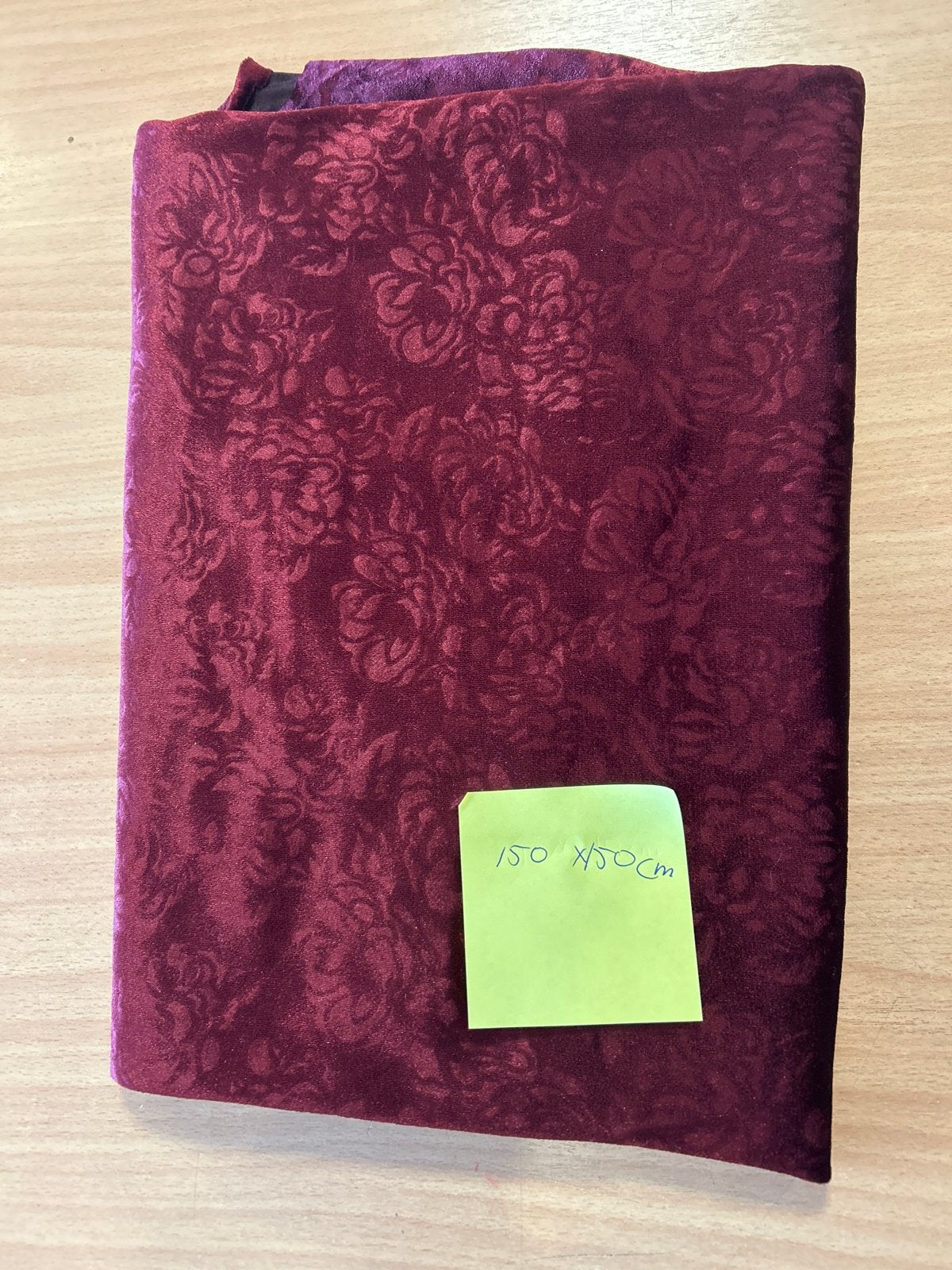 Rekbaar velour stof - Bordeauxrood met patroon, Overige materialen, 120 cm of meer, Nieuw, Ophalen of Verzenden