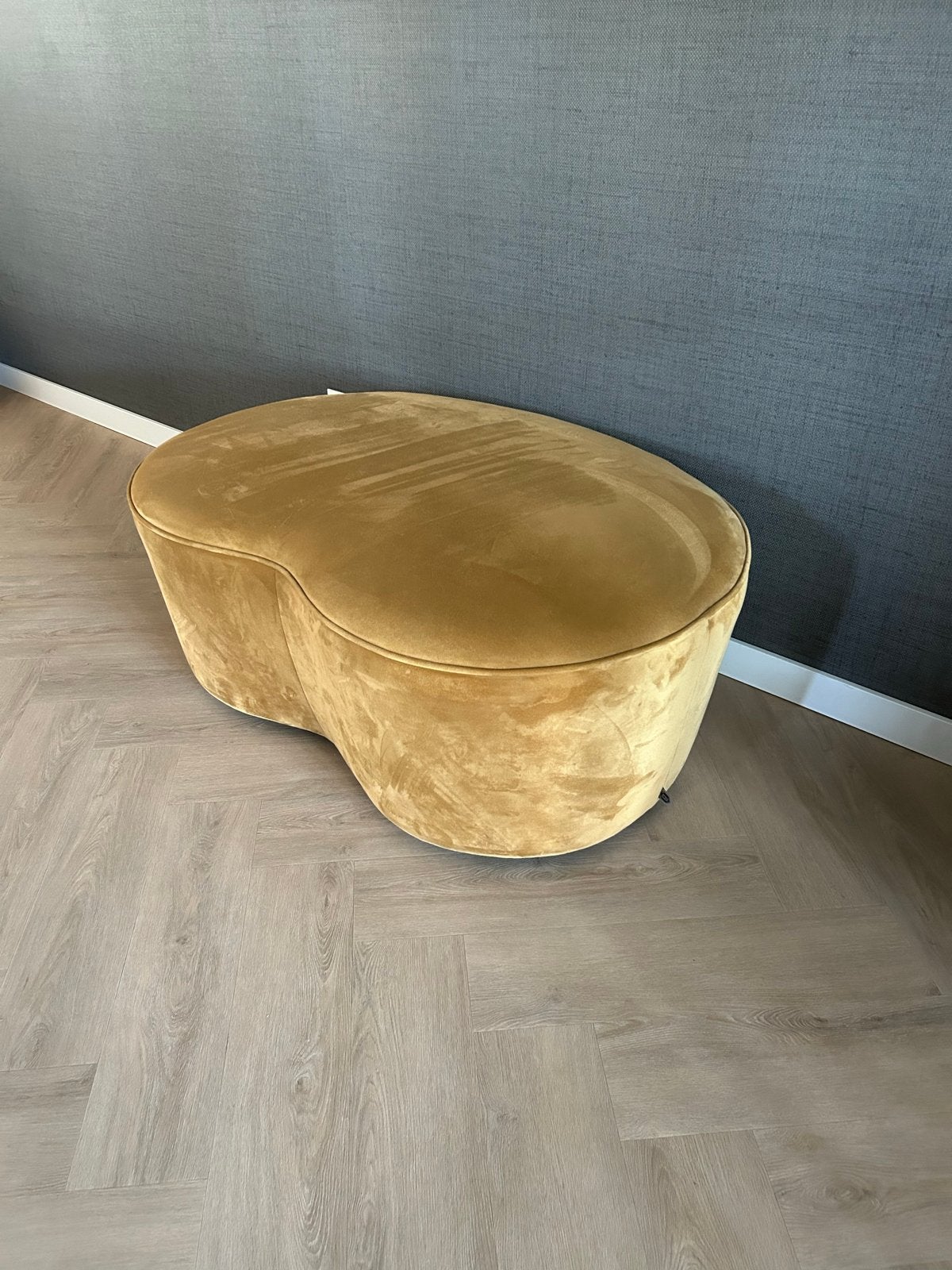 Nieuwe fluwelen poef, okergeel, 110 x 80 cm, Ophalen, 75 tot 100 cm, Nieuw, 100 tot 125 cm