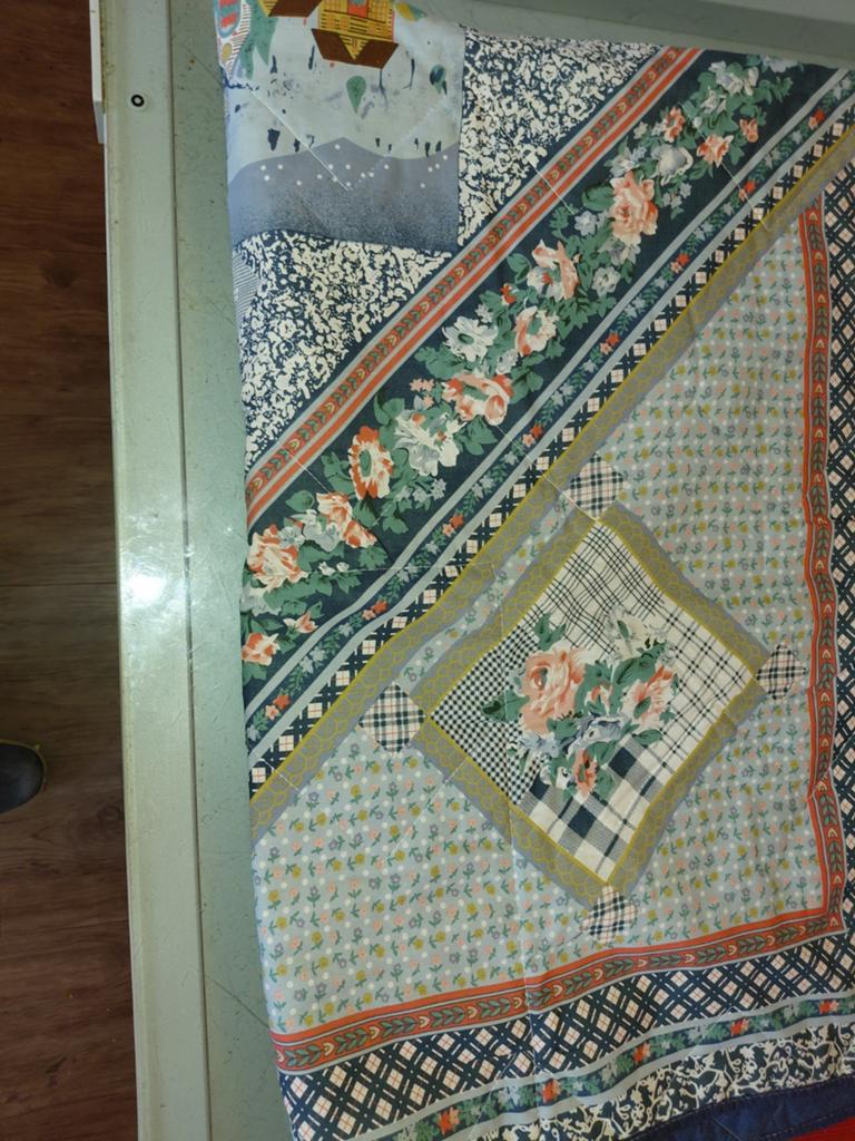 Vintage Quilt met Wintertafereel en Bloemenpatroon, Ophalen of Verzenden