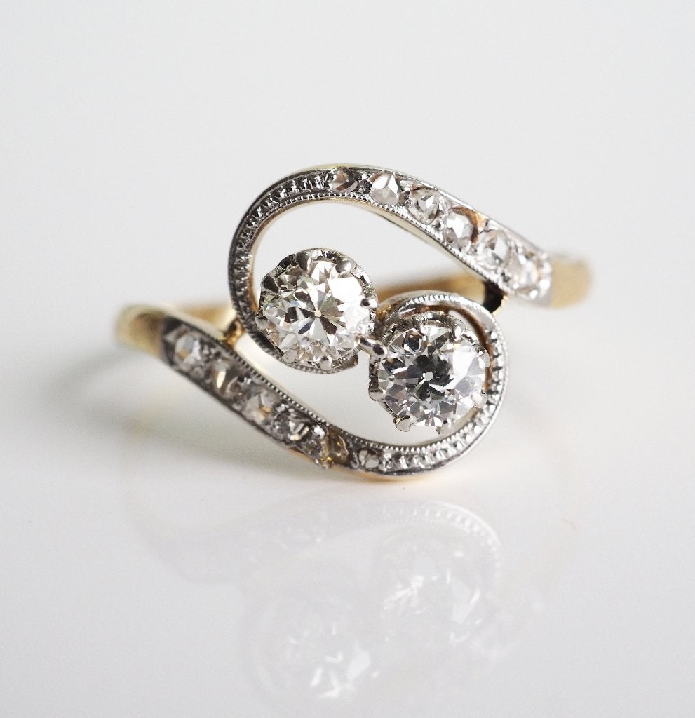 18 krt gouden ring met twee grote bolsjewiek diamanten, Ophalen of Verzenden, Goud, Ring, Met edelsteen