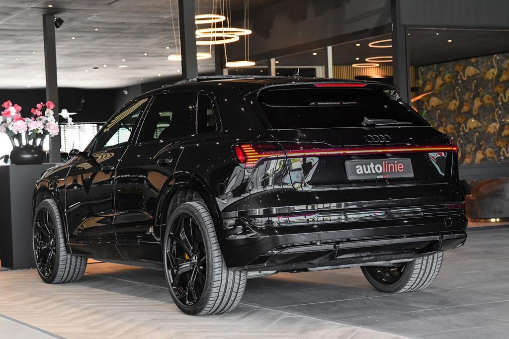 Audi E-tron 50 quattro 3x S-Line 71 kWh, RS stoelen, Luchtve, Automaat, 71 kWh, Zwart, Vierwielaandrijving