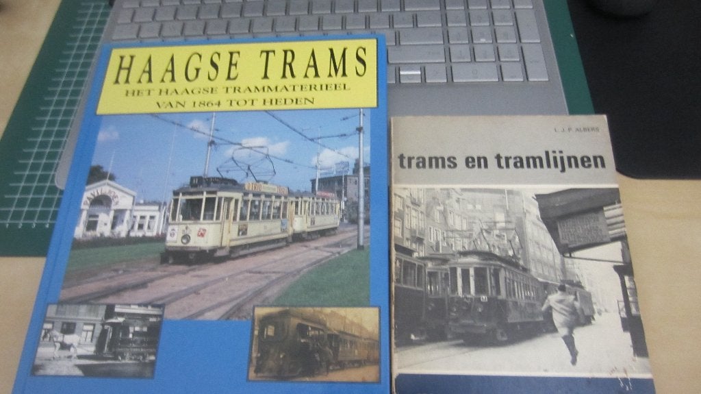 Trams en Tramlijnen,2 x, Ophalen of Verzenden, Zo goed als nieuw, Tram