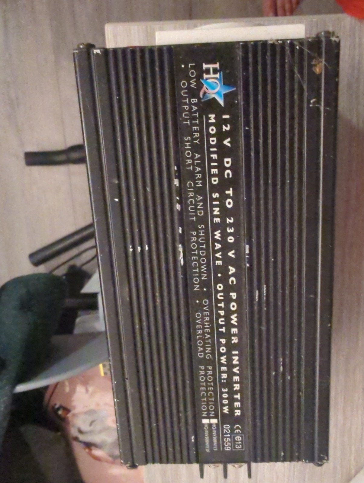 HO 12V DC naar 230V AC Omvormer - 300W Gemodificeerde Sinus, Ophalen