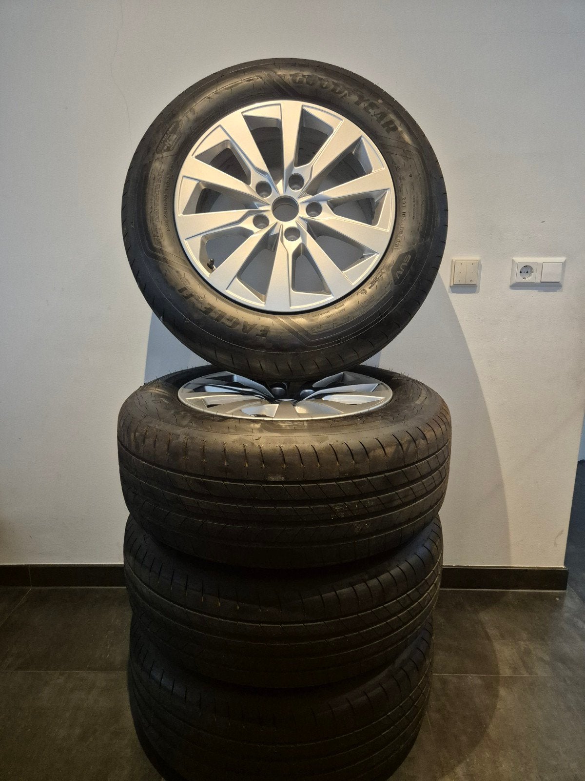 Nieuwe set Audi Q6 18 inch Goodyear Eagle F1 Asymmetric 3, Auto-onderdelen, Banden en Velgen, Ophalen, 18 inch, 255 mm, Banden en Velgen