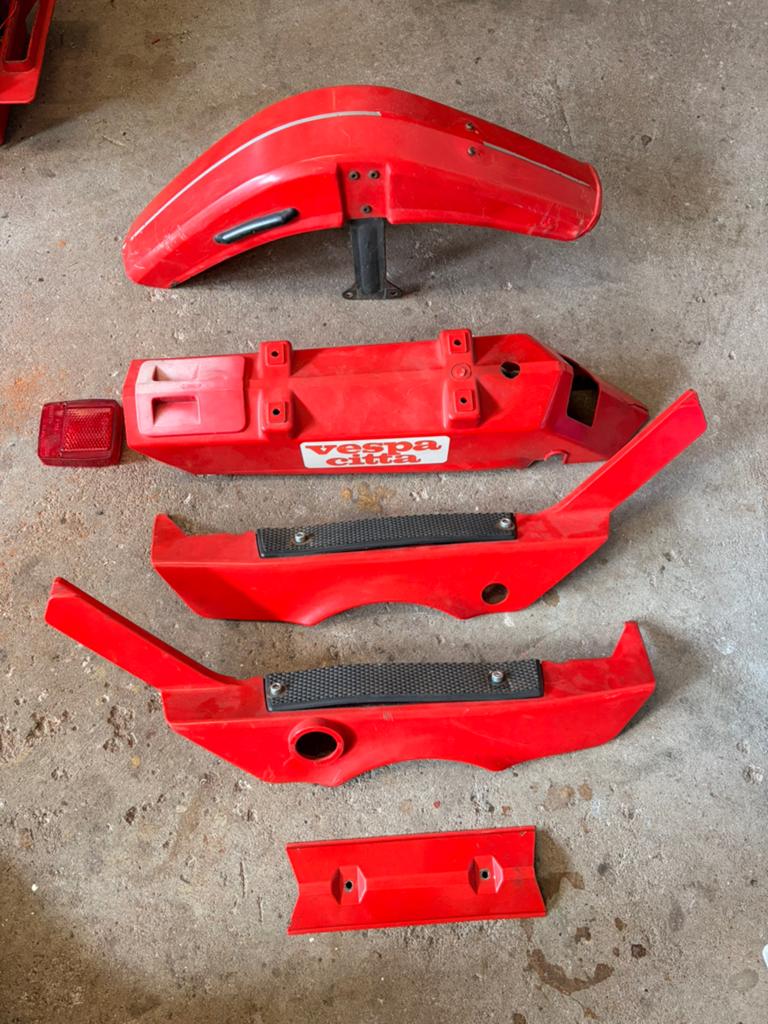 Rode (oldtimer) kappenset Gilera Citta, Fietsen en Brommers, Brommeronderdelen | Snorfietsen, Gebruikt, Gilera, Kap, Ophalen of Verzenden