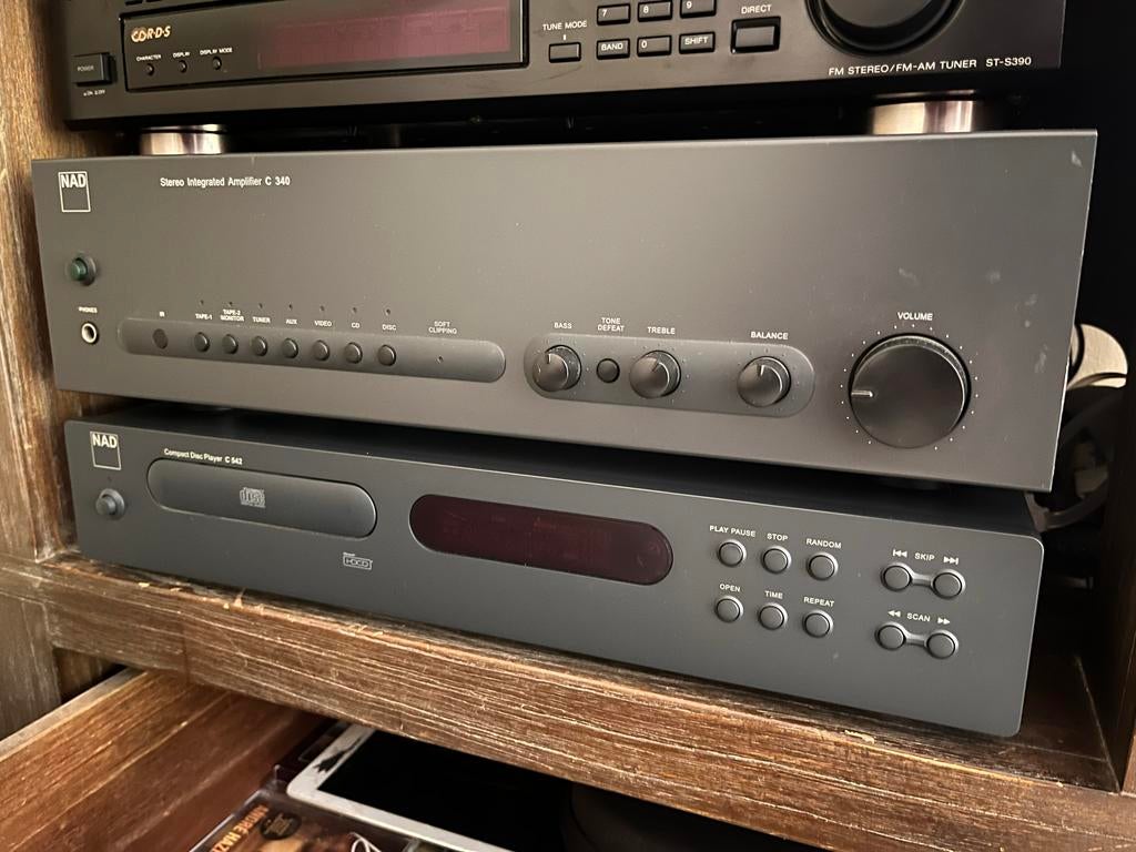 NAD C 340 Stereo Geïntegreerde Versterker, Ophalen, Zo goed als nieuw, 120 watt of meer, Overige merken