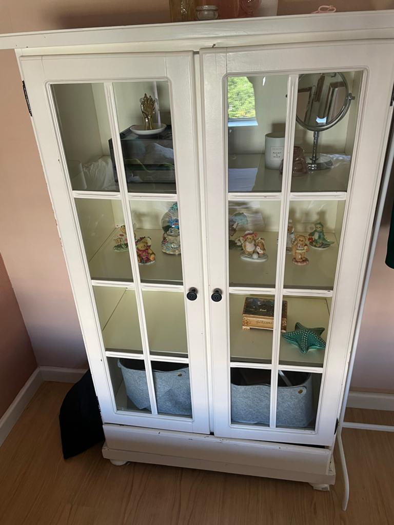 Vitrinekast en nachtkastje, Huis en Inrichting, Complete inboedels, Ophalen