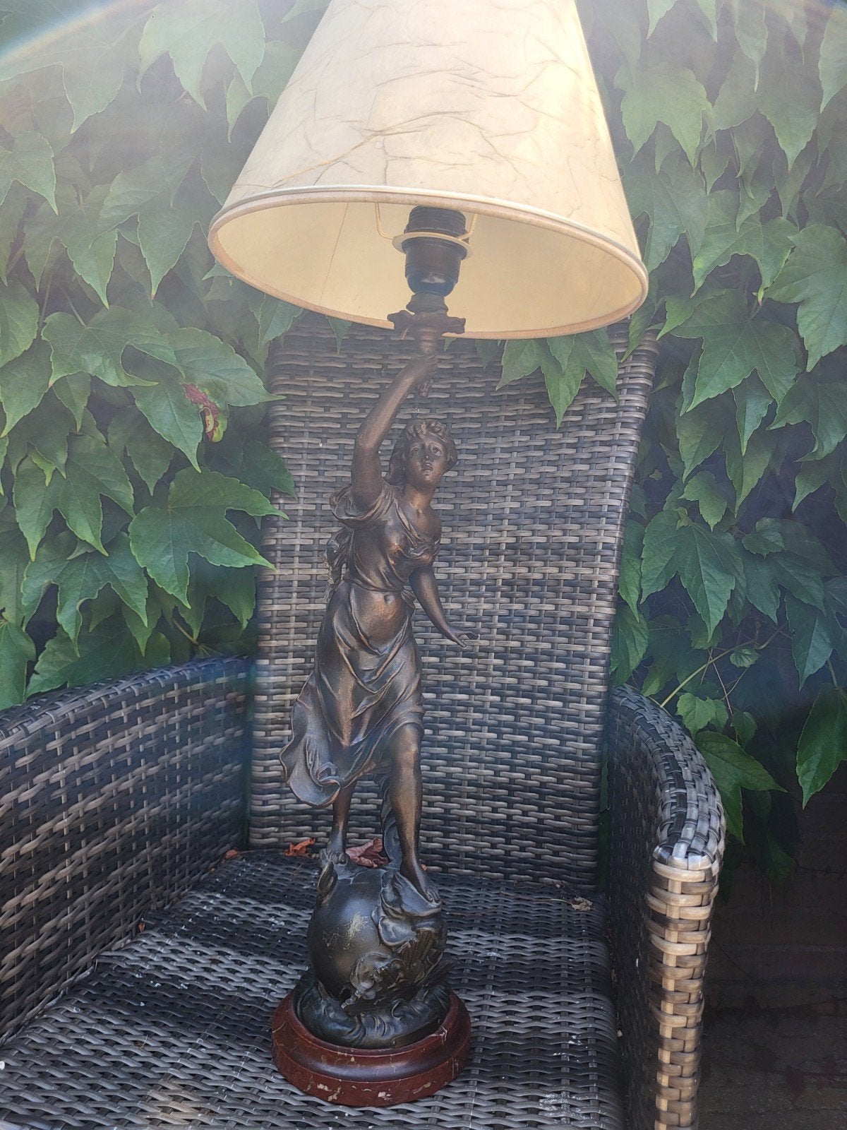 Antieke bronzen tafellamp met figuur, gesigneerd Bruchon, Ophalen