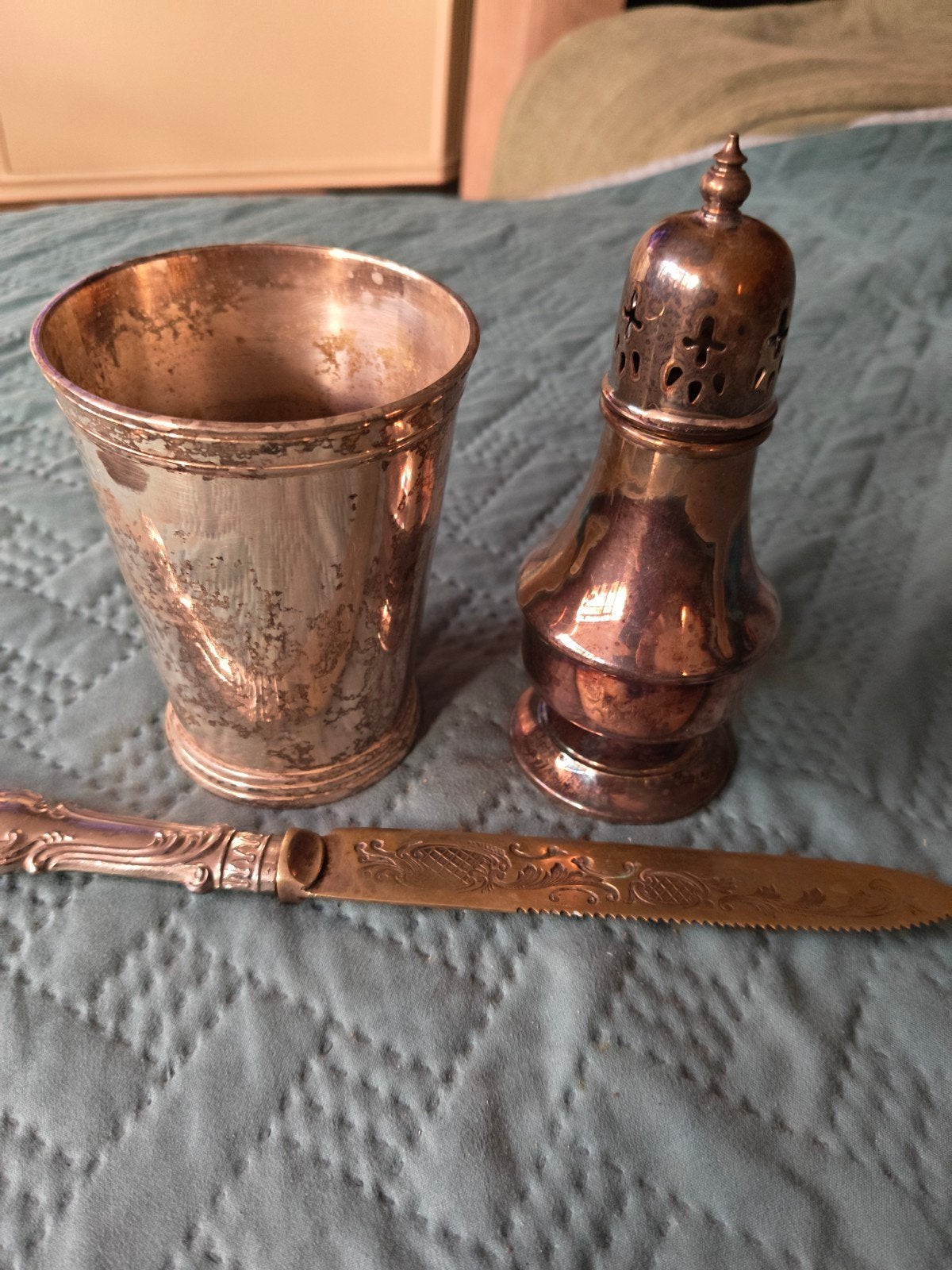 Vintage Zilverkleurige Bestekset - Mes, Beker & Strooier, Antiek en Kunst, Ophalen of Verzenden
