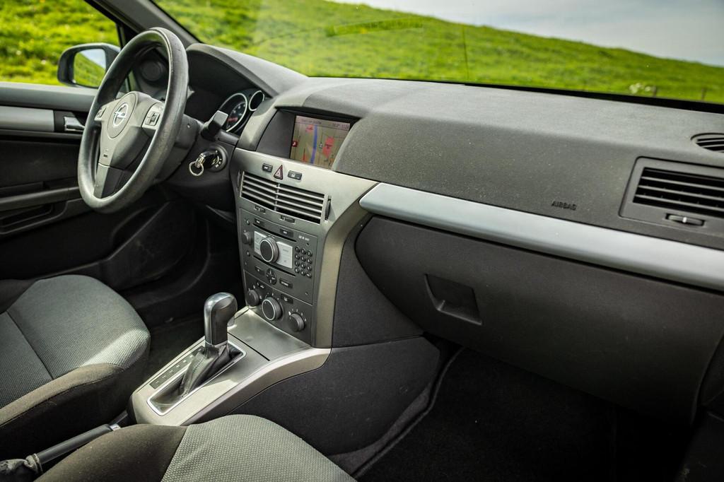 Opel Astra 1.8 Cosmo |Automaat |Navi |Cruise |Trekhaak|Airco, Auto's, 125 pk, Gebruikt, 4 cilinders, Met garantie (alle)