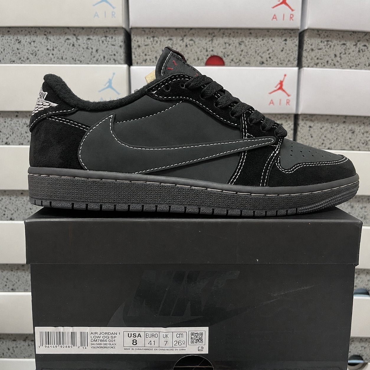 Travis Scott Black Phantom | Maat 43 & 44 | Direct Leverbaar, Kleding | Heren, Schoenen, Ophalen of Verzenden, Nieuw, Zwart, Sneakers of Gympen