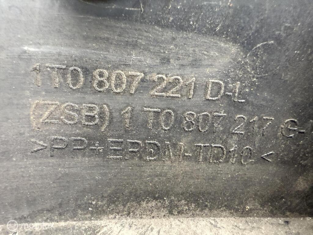 Voorbumper volkswagen touran 1t0807221 Origineel, Gebruikt, Voor, Ophalen of Verzenden, Bumper