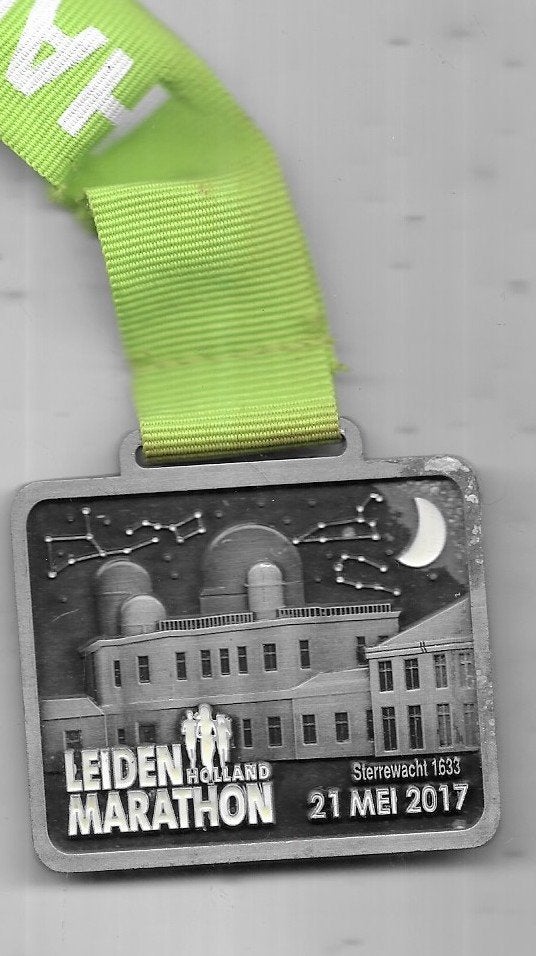 LEIDEN MARATHON MEDAILLE MET LINT, Ophalen of Verzenden, Overige materialen, Nederland