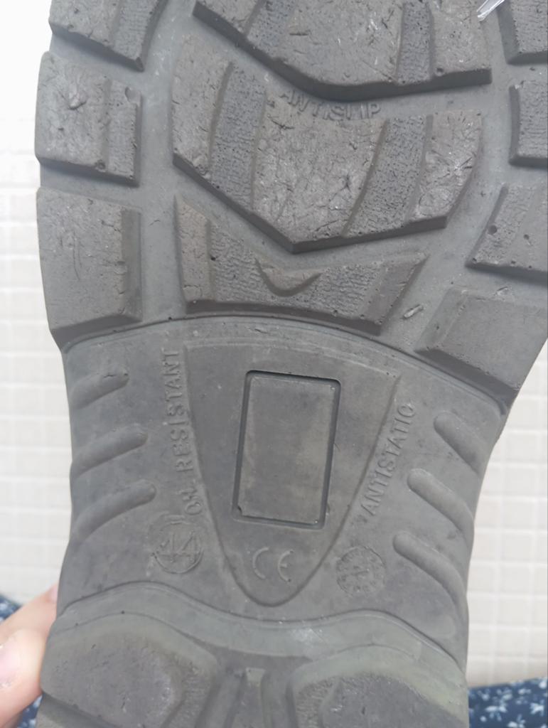 Werkschoenen, Ophalen