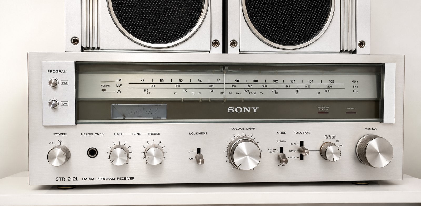 Sony STR-212L reveiver vintage, Ophalen of Verzenden, Zo goed als nieuw, Minder dan 60 watt, Sony