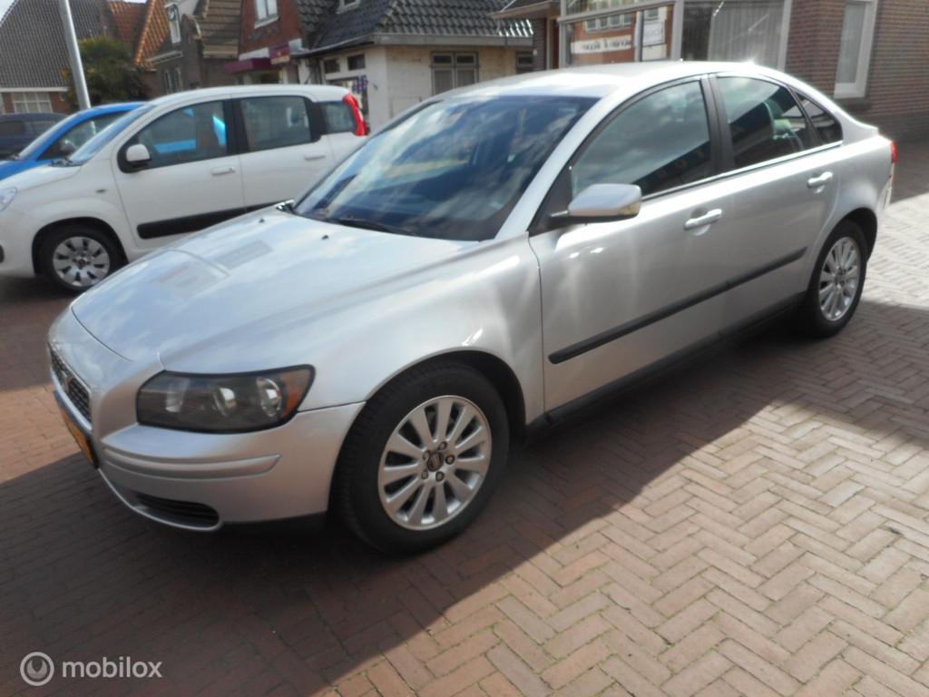 Volvo S40 2.4 Kinetic, Gebruikt, 700 kg, Origineel Nederlands, Sedan