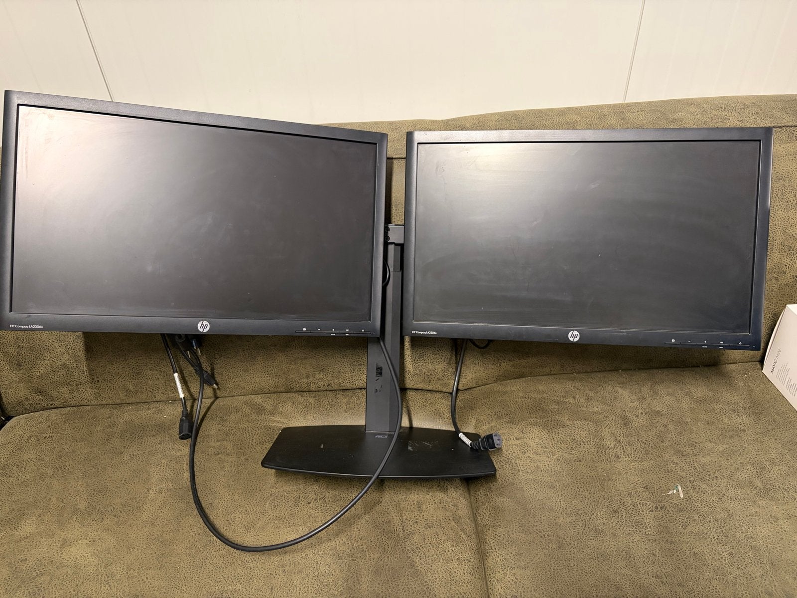 HP Compaq LA2306x Duo Monitoren op Voet, Ophalen, Gebruikt, IPS, In hoogte verstelbaar
