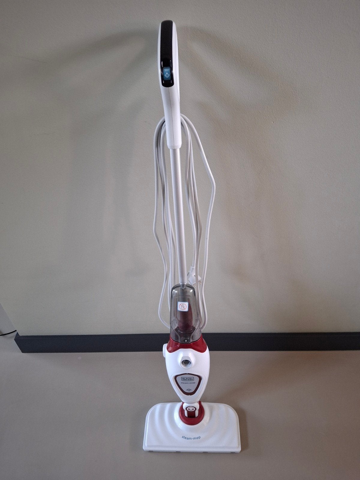 Black+Decker Steam-Mop Stoomreiniger - Zo goed als nieuw, Overige merken, Ophalen of Verzenden, Geschikt voor harde vloeren, Reservoir