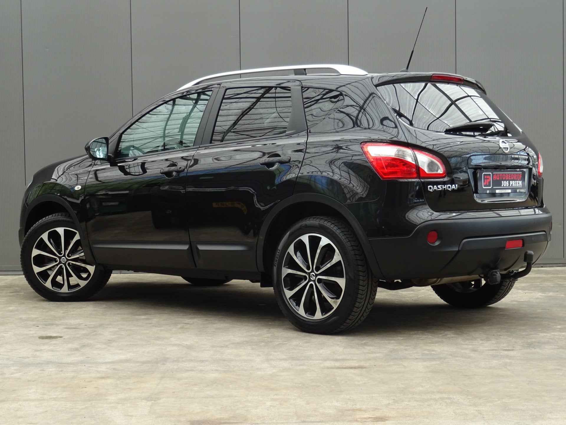 Nissan QASHQAI 1.6 360 * PANORAMADAK * 4 SEIZOENSBANDEN !, Auto's, Voorwielaandrijving, Euro 5, Stof, Zwart