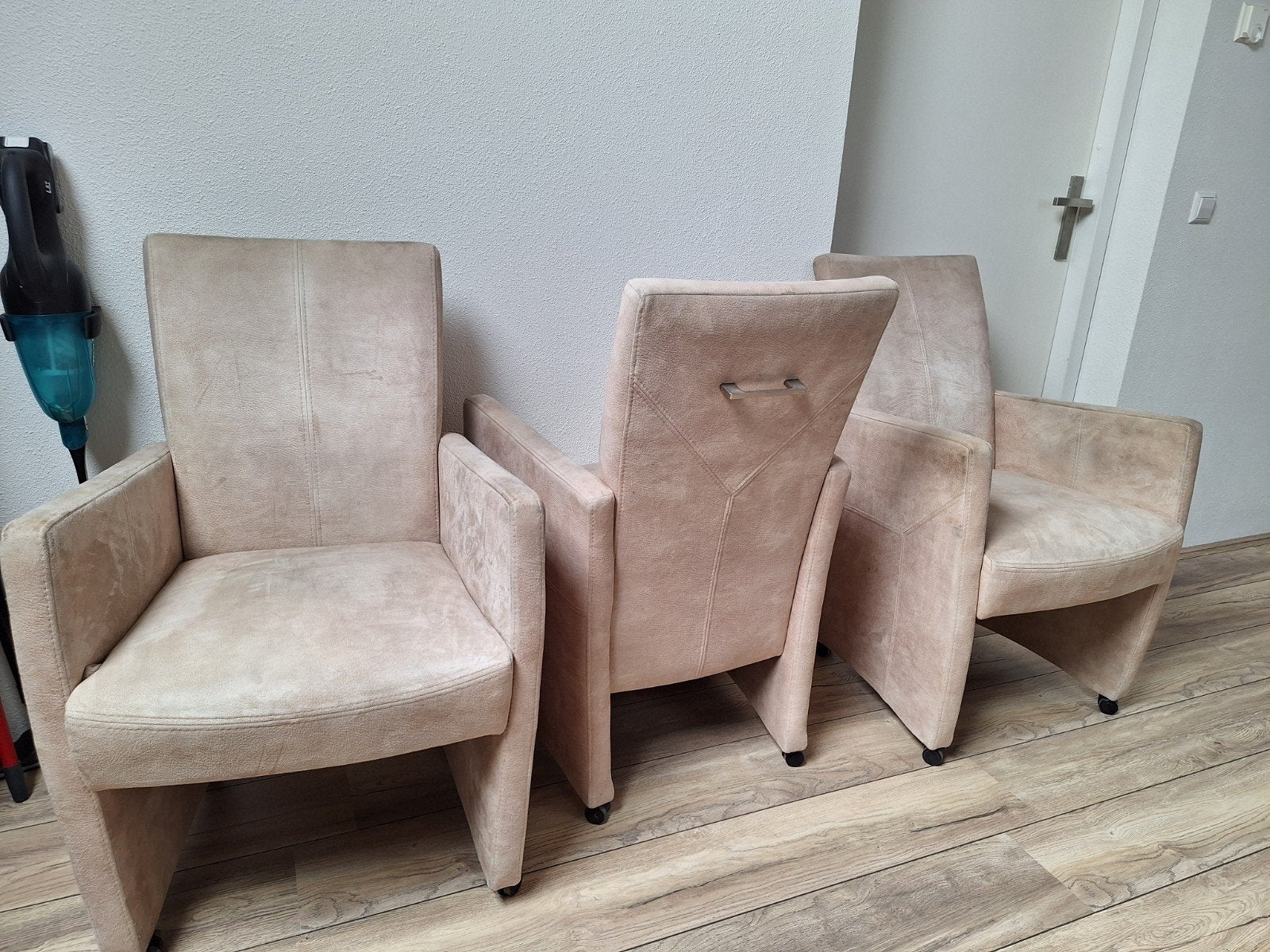 3 eetkamerstoelen / eetkamerfauteuils met wieltjes, Ophalen, Gebruikt, Minder dan 75 cm, 50 tot 75 cm