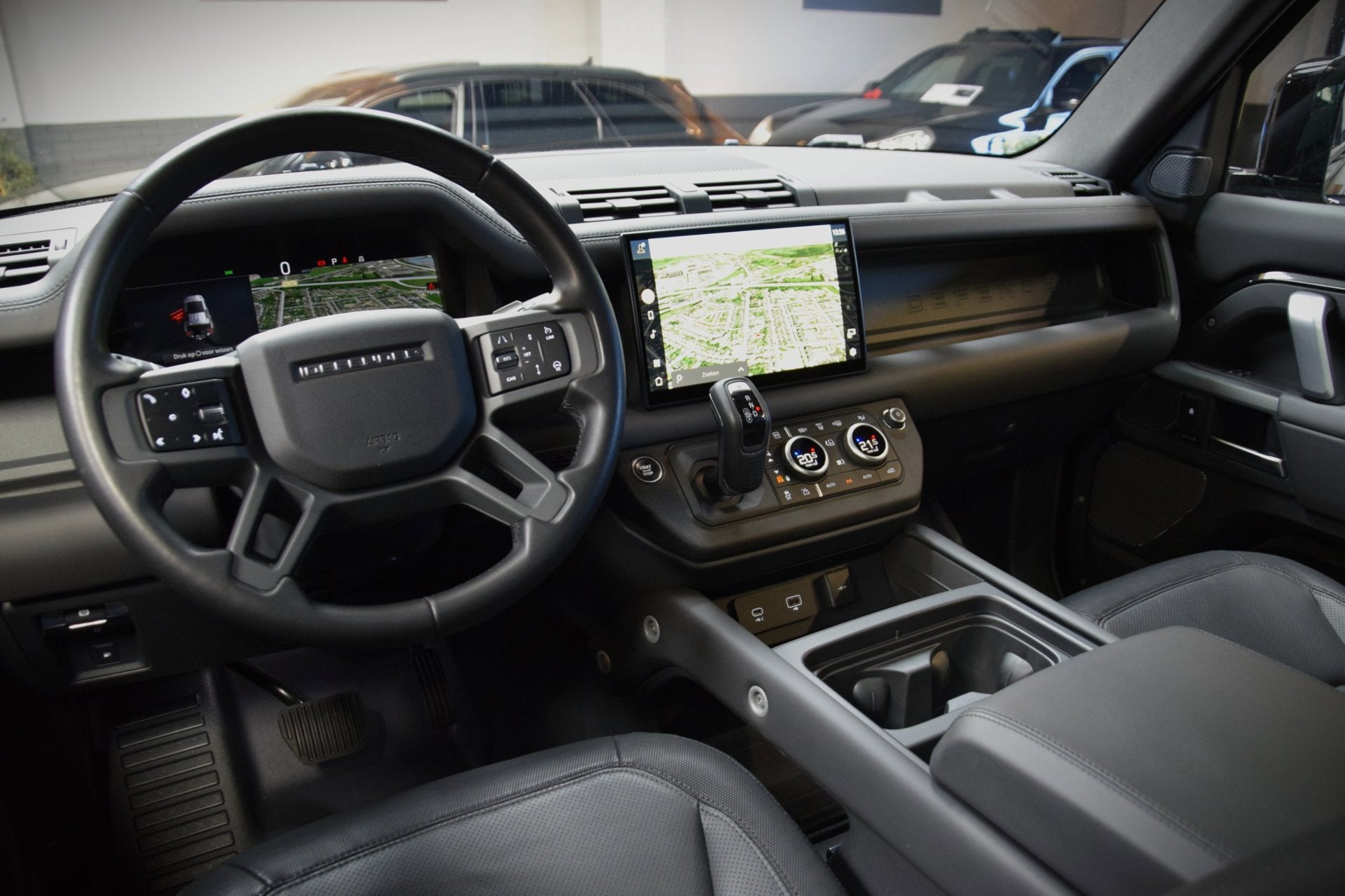 Land Rover Defender 110 2.0 P400e 110 X-Dynamic HSE|Panorama, Automaat, Dealer onderhouden, Gebruikt, 3000 kg