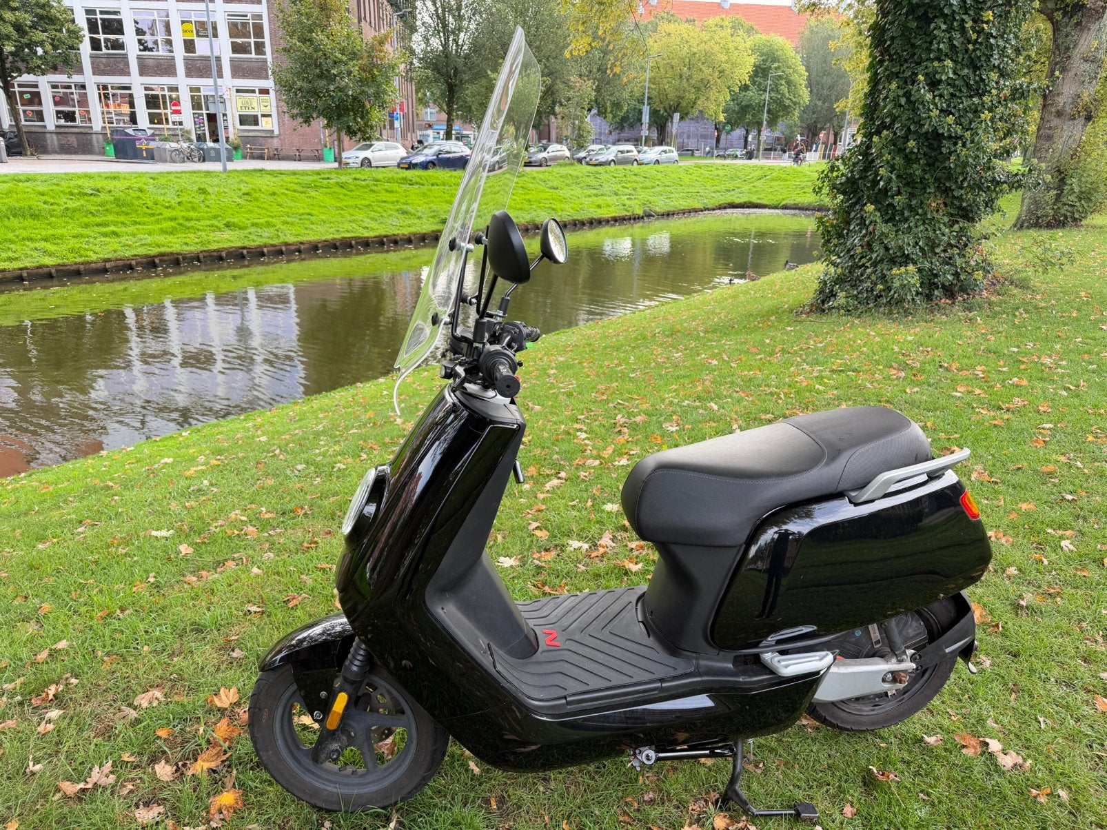 NIU 1S Elektrische Scooter 2023 – Zwart Metallic – 12.430, Ophalen, ., Maximaal 45 km/u, Elektrisch