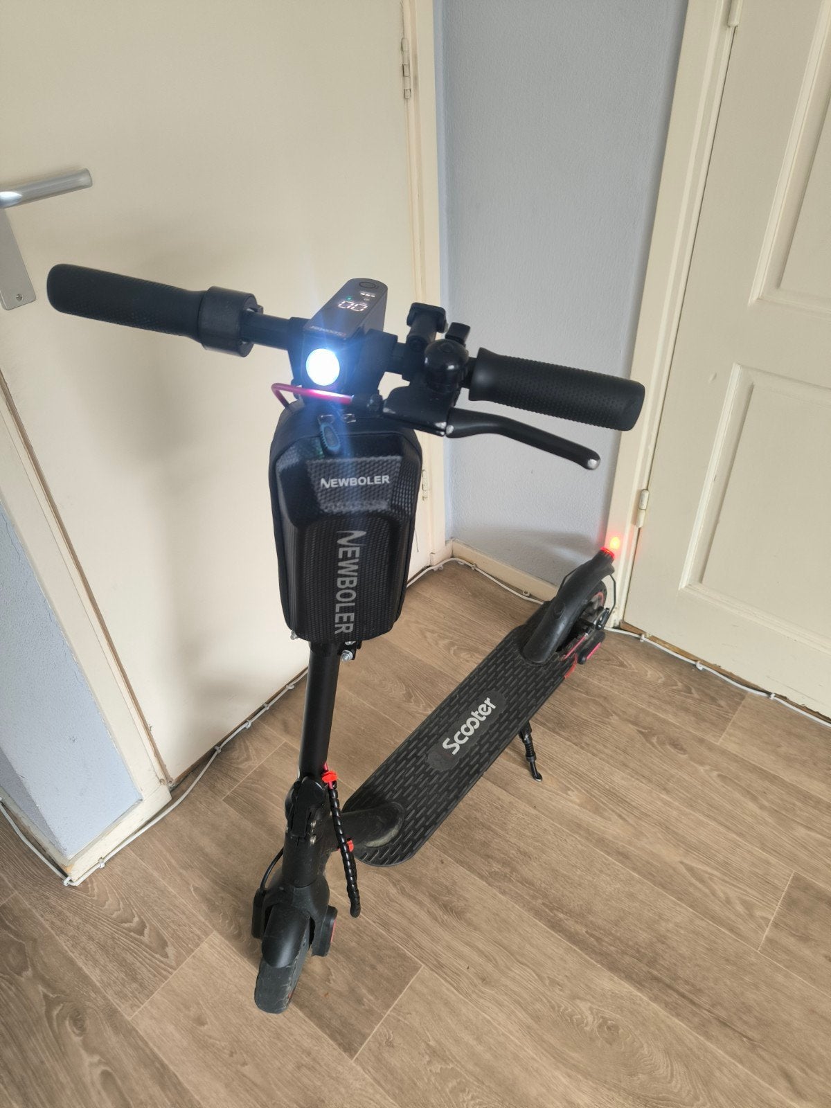 Elektrische step met oplader en tasje - 3 standen, Fietsen en Brommers, Steps, Ophalen, Gebruikt, Elektrische step (E-scooter)