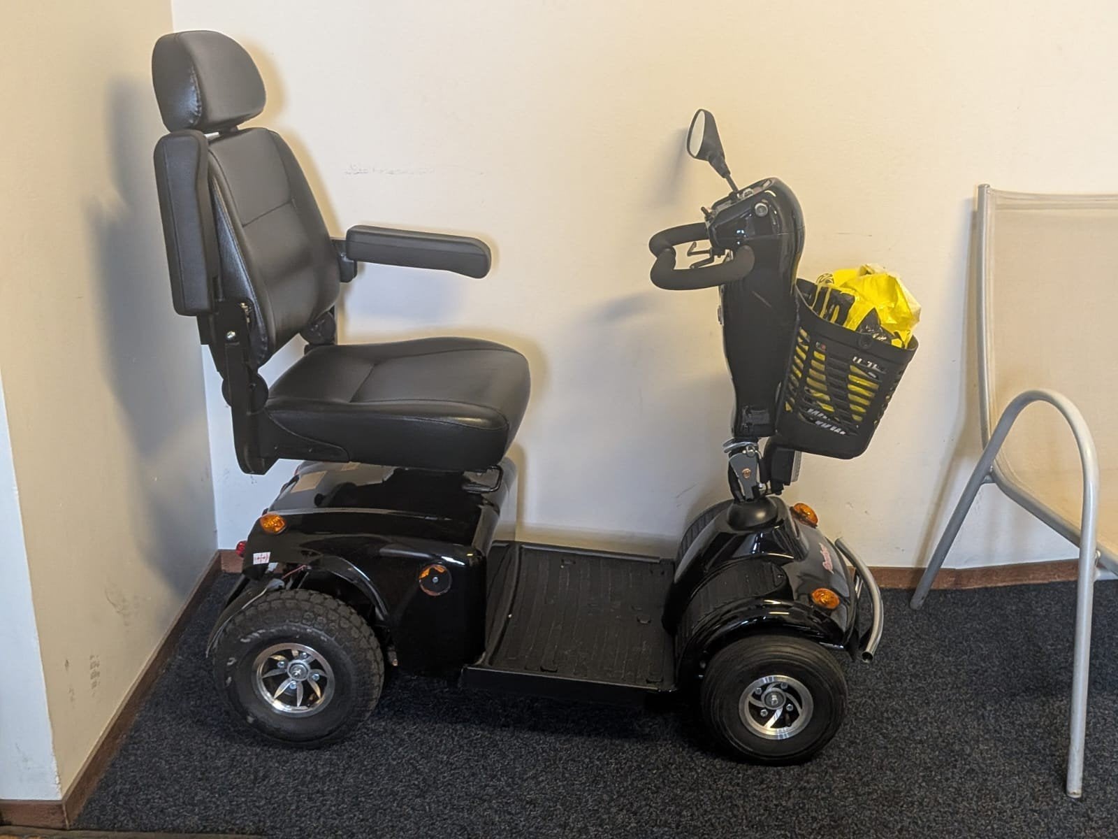 Scootmobiel Panther 4S zwart 4 wielen, Ophalen, 10 km/u of minder, Zo goed als nieuw, 36 t/m 45 km