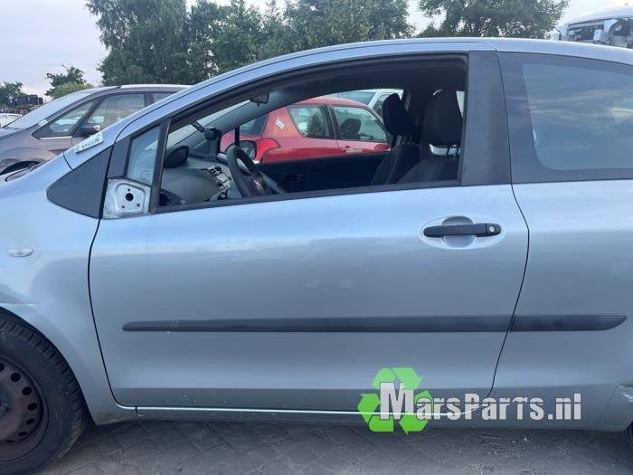 Portier 2Deurs links van een Toyota Yaris, Auto-onderdelen, Gebruikt, -, Deur, -