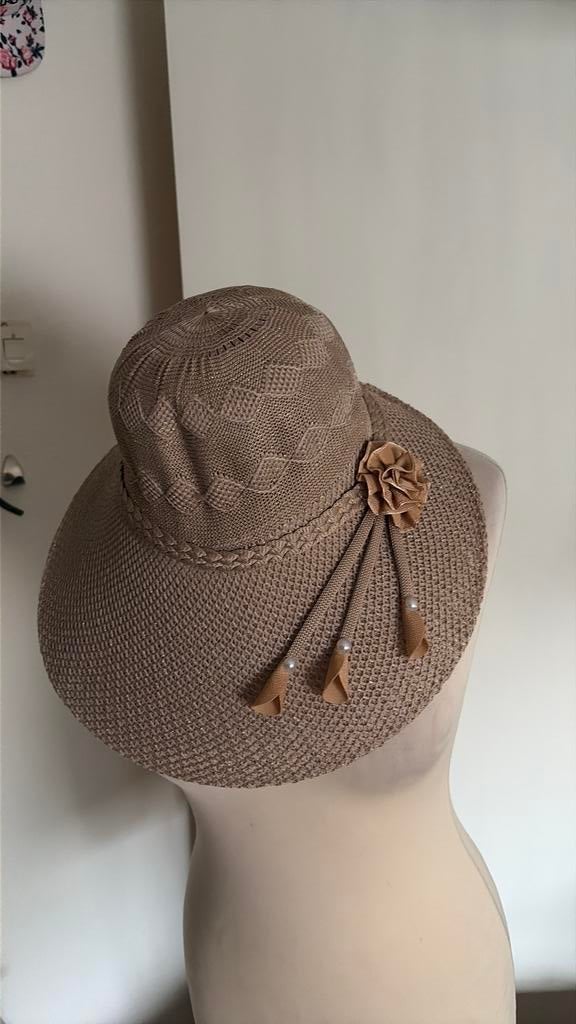 Nieuw mooie hoed uit Sardinië, Ophalen of Verzenden, Nieuw, One size fits all