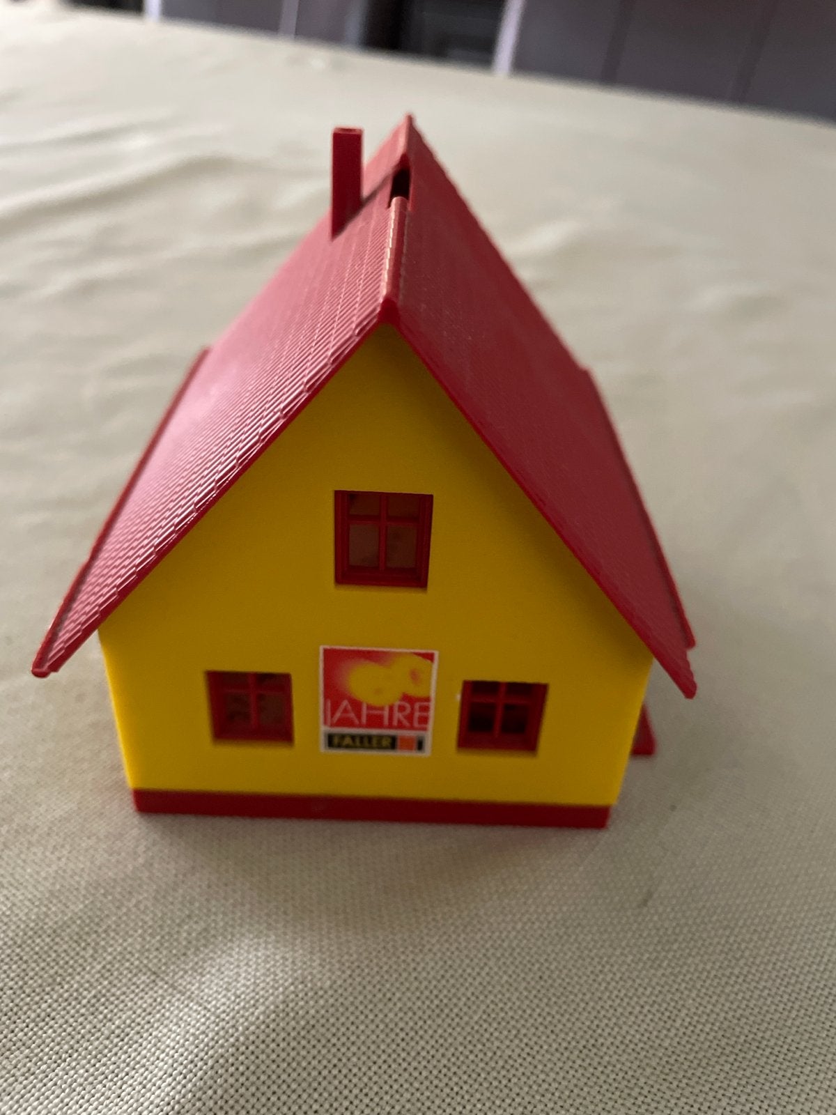Faller 60 jaar fabrieksbezoek cadeau - Spaarpot/Modelbouw it, Hobby en Vrije tijd, Modeltreinen | H0, Overige merken, Gelijkstroom of Wisselstroom
