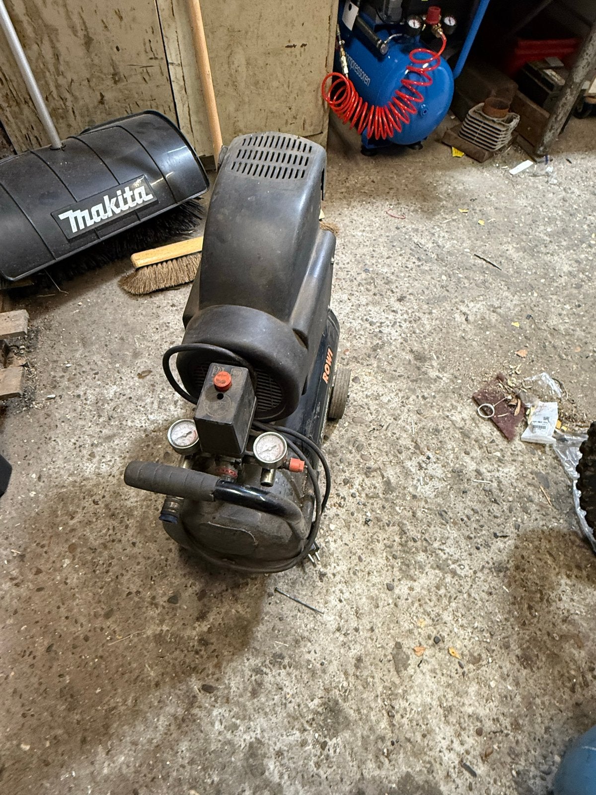 Compressor met defect, Doe-het-zelf en Verbouw, Ophalen, Gebruikt, 6 tot 10 bar, Minder dan 200 liter/min