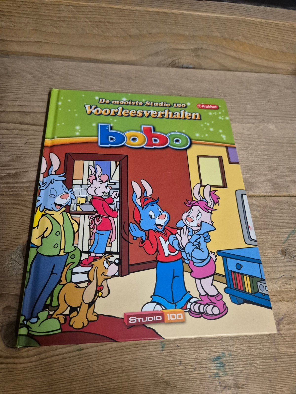 Bobo Voorleesverhalen - De mooiste Studio 100 verhalen, Boeken, Kinderboeken | Kleuters, Ophalen of Verzenden, Zo goed als nieuw