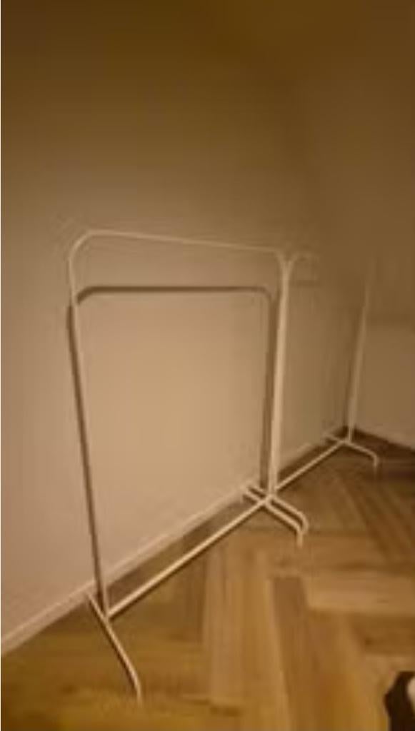 Kledingrek 4 stuks van IKEA (Mulig) ideal voor op koningsdag, Ophalen, Zo goed als nieuw