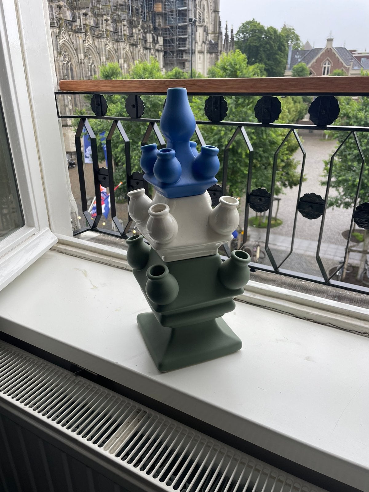 Heinen Delfts Blauw tulpenvaas driedelig, Huis en Inrichting, Ophalen, Blauw, Aardewerk of Porselein, Nieuw