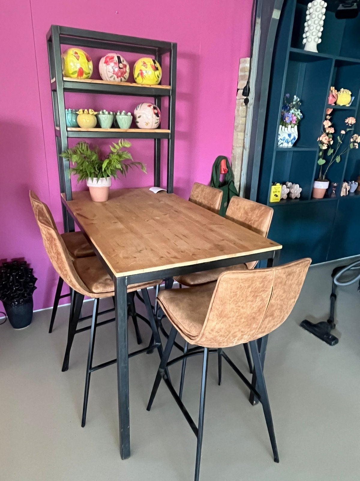 Bar/tafel inclusief 5 stoelen, Ophalen, Zo goed als nieuw, Inclusief barstoelen