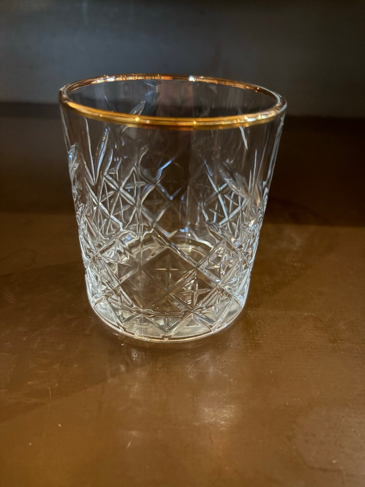 Elegant kristallen whiskyglas met gouden rand (m2455165554) — Glas en Borrelglaasjes — Marktplaats