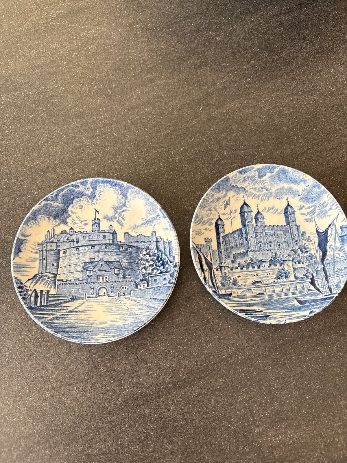 Set van 2 Wedgwood Royal Homes of Britain wandborden, Antiek en Kunst, Ophalen of Verzenden